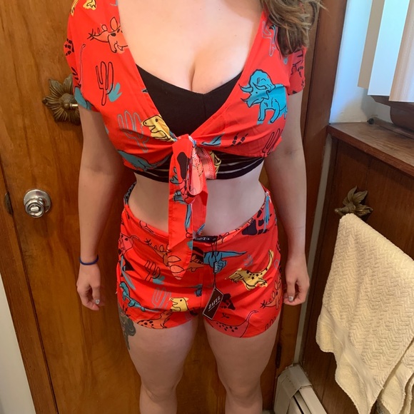 Dinosaur red crop top and shorts set - Picture 2 of 4